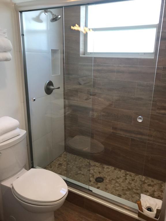 Wave Beach Vacation Rentals Помпано Бич Номер фото