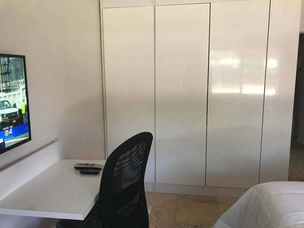Wave Beach Vacation Rentals Помпано Бич Номер фото