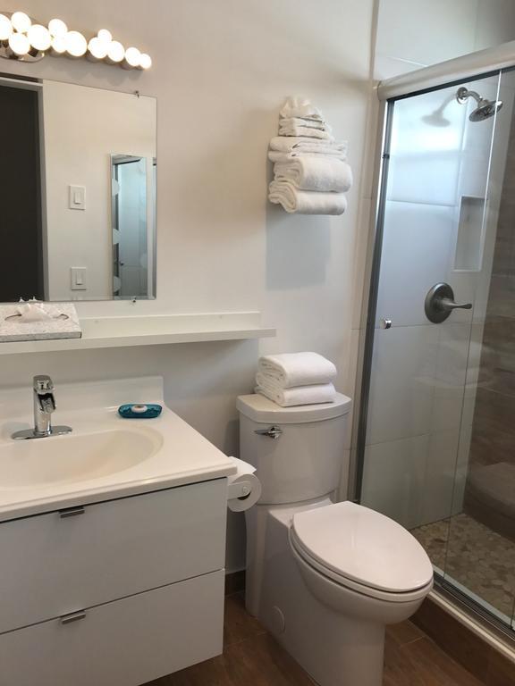 Wave Beach Vacation Rentals Помпано Бич Номер фото