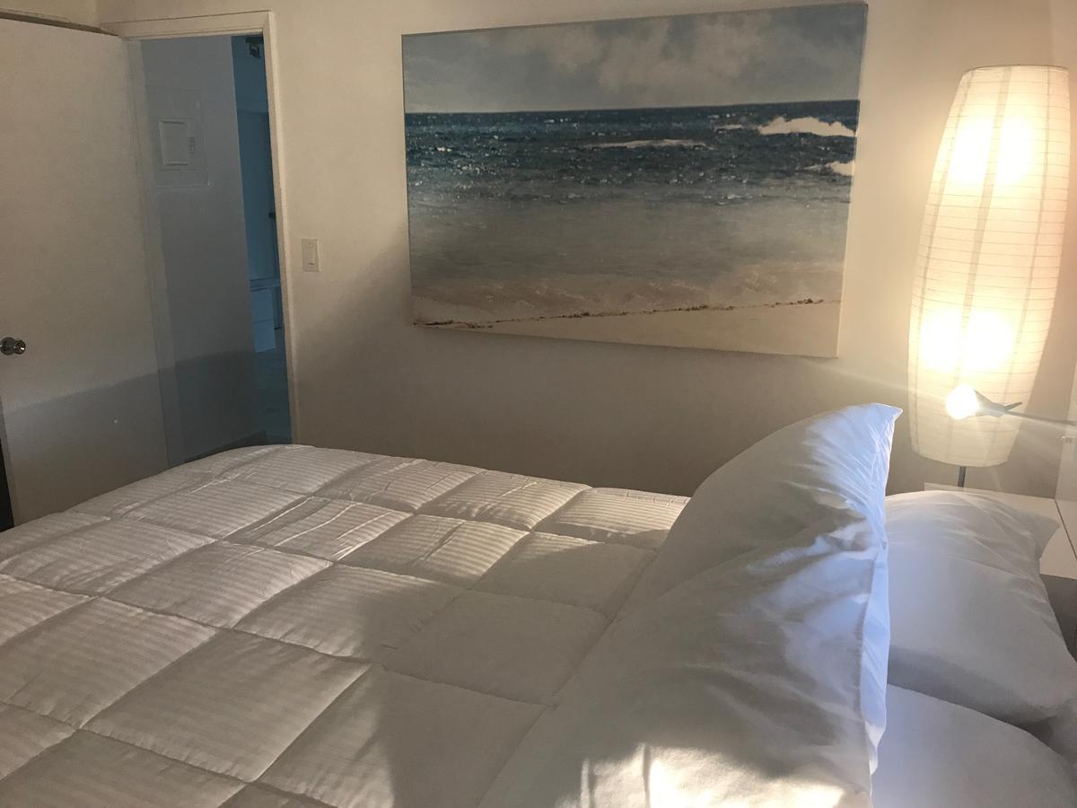 Wave Beach Vacation Rentals Помпано Бич Экстерьер фото
