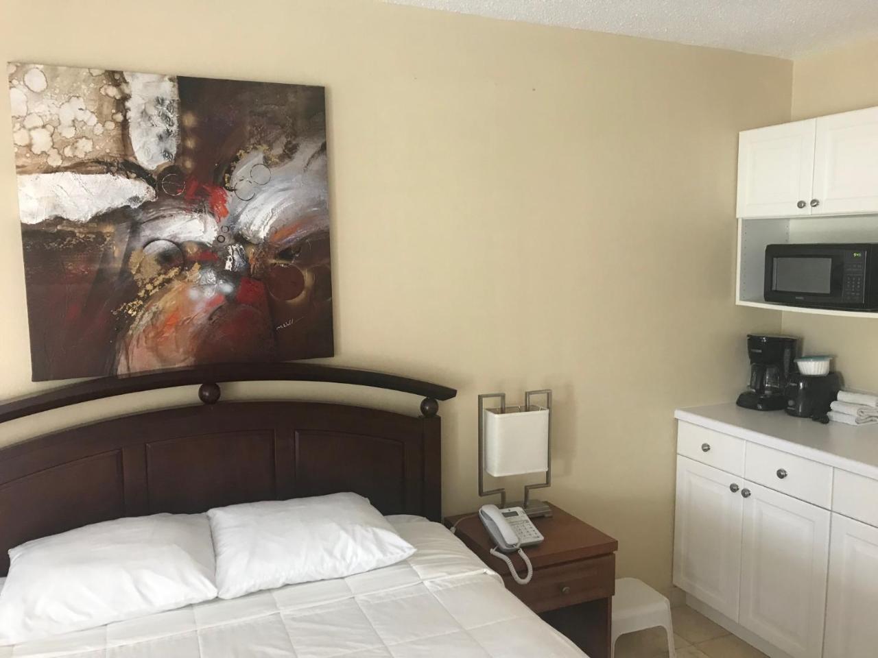 Wave Beach Vacation Rentals Помпано Бич Экстерьер фото